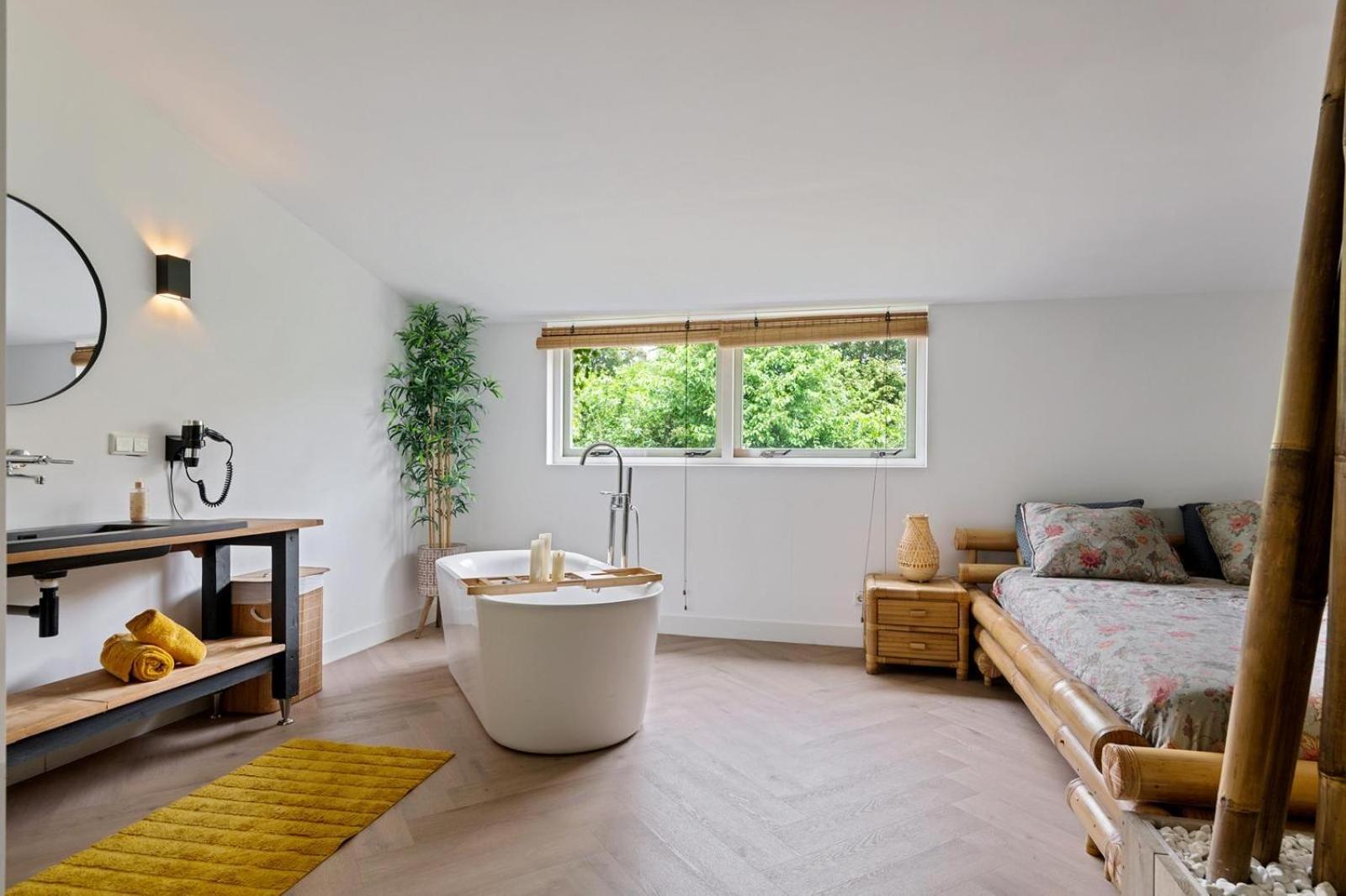 Bamboe Suite Bentveld Met Ligbad En Gratis Parkeren Екстер'єр фото
