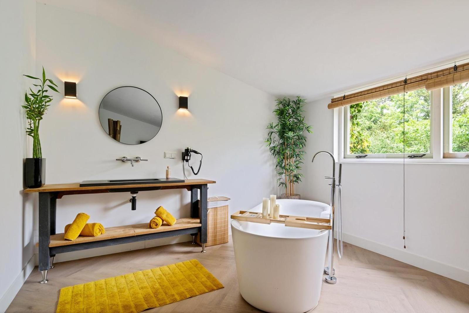 Bamboe Suite Bentveld Met Ligbad En Gratis Parkeren Екстер'єр фото